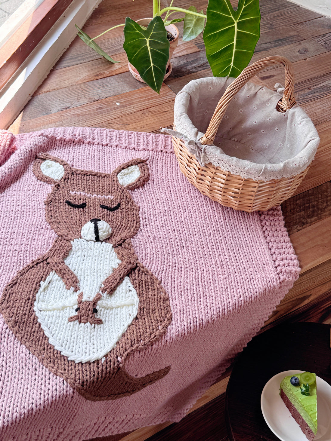 Luxury Handmade Mom & Joey Kangaroo Toddler Receiving Blanket, Soft 100% Acrylic Knit Nursery Throw With Gift Box